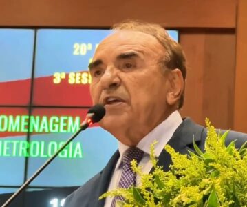 Com silêncio da bancada, Madeira sai em defesa de Brandão após ataques da oposição na Alema