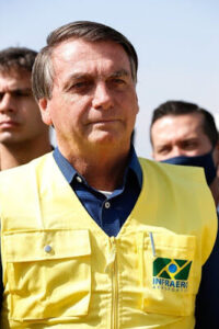 Bolsonaro critica governos e prefeituras por ‘projetos ditadores’ contra covid