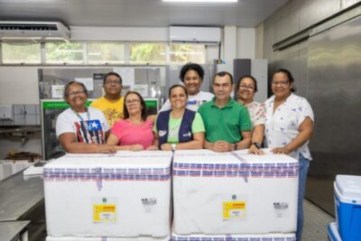 Secretaria de saúde recebe vacinas contra gripe e mobiliza municípios para vacinação