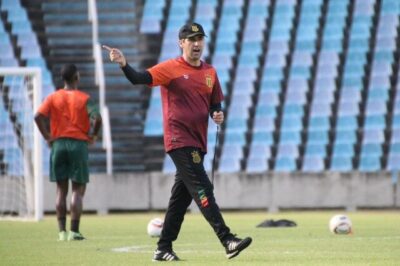 Sampaio vai desfalcado para Goiânia