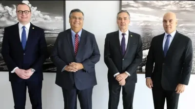 Dino, Zanin e Moraes permanecem em julgamento de Bolsonaro