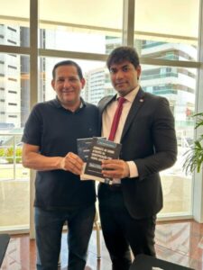 Prefeito de Pirapemas Participa de Congresso do Ministério Público em São Luís