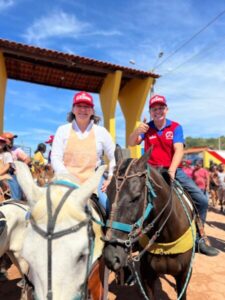 Luciana reúne multidão e grandes lideranças na maior cavalgada do Médio Sertão