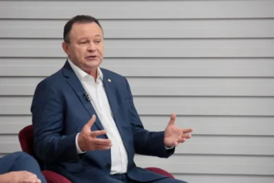 Brandão exalta Lula, prega diálogo sobre eleições e fala em PAC local durante entrevista