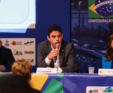 Ivo Rezende participa de Mobilização Municipalista em Brasília pela desoneração da folha de pagamento