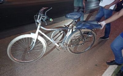 Ciclista tenta desviar de carro e morre atropelado por caminhão na BR-316