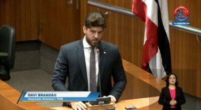 Davi Brandão enquadra Othelino Neto em discurso e faz convite para visitarem obras do governo