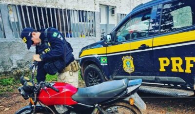 PRF apreende motocicleta durante fiscalização em Vargem Grande