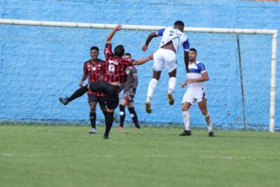 Arbitragem falha anula gol do Tuntum que empata com Moto no Rafael Seabra