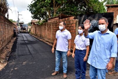 IMAGEM DO DIA: Prefeito Edivaldo vistoria obras de asfaltamento na zona rural