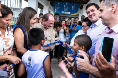 Prefeito Julinho entrega a primeira escola bilíngue de Ribamar