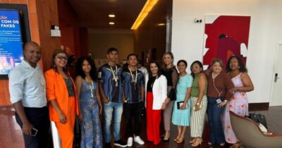 Estudantes do CEM Ayrton Senna de Itapecuru foram recebidos no Hotel Brisa Mar para celebrar suas notáveis conquistas na Jornada Nacional de Foguetes.