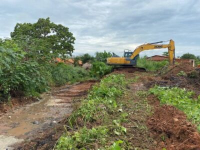 Prefeitura de Buriti Bravo Inicia Limpeza Preventiva do Brejinho para Evitar Enchentes