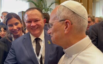 Governador Carlos Brandão participa de audiência com o Papa no Vaticano