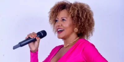 Morre aos 47 anos a cantora ribamarense Alessandra Santos