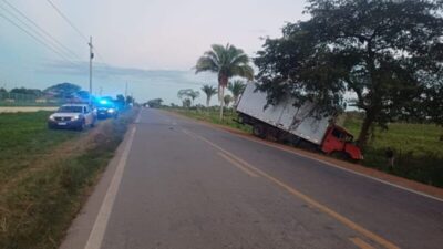 Idoso morre atropelado por caminhão baú na BR-222