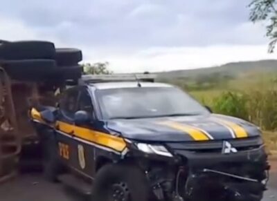 Carreta atinge viatura da PRF em acidente na BR-226 em Barra do Corda