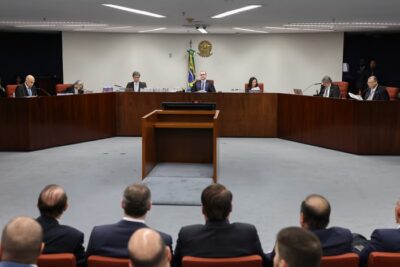 O que ministros do STF acharam da presença de Bolsonaro em julgamento