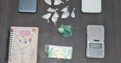 Polícia prende mulher no centro de Miranda por tráfico ilícito de drogas.