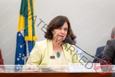 Ministra da Saúde exonera diretor responsável por evento com dança erótica