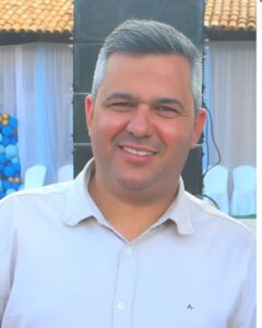 Prefeito Daniel Castro Valoriza Educação com Pagamento de Abono e Reajuste Salarial aos Professores de Nova Iorque