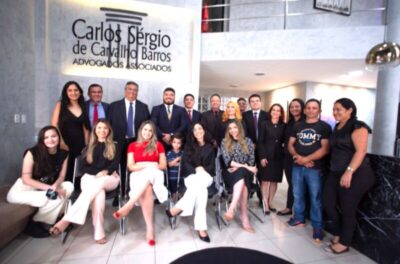 FLAVIO DINO FAZ VISITA AO ADVOGADO CARLOS SERGIO BARROS