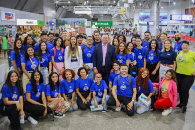 Governador Carlos Brandão acompanha embarque de jovens do programa ‘Cidadão do Mundo’…