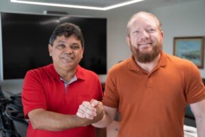 PCdoB rejeita o Podemos e fica com Othelino na oposição, apesar dos esforços de Brandão e Camarão
