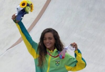Skatista maranhense Rayssa Leal, a Fadinha, faz história e é prata no skate street nas Olimpíadas