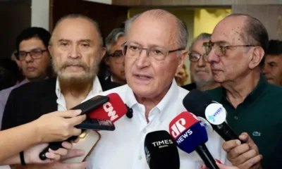 Alckmin vai procurar autoridades norte-americanas para negociar taxação de aço e alumínio