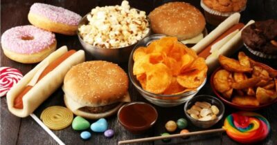 Alimentos ultraprocessados aumentam risco inflamação no organismo, obesidade, ansiedade e depressão