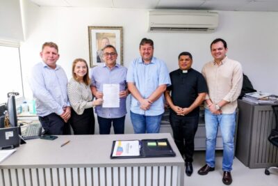 Iracema Vale participa da assinatura do ‘Mutirão Rua Nova’, que beneficiará Buriti, Belágua e Urbano Santos