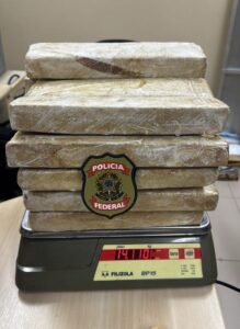 PF apreende 38 kg de maconha em aeroporto