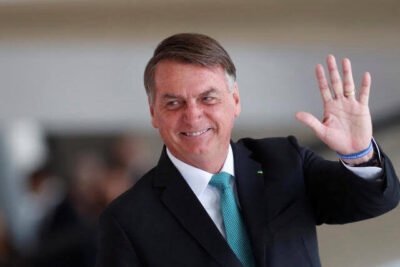 Presidente Bolsonaro participa de coletiva logo mais em São Luís