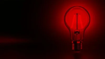 Contas de luz ficarão mais caras em junho com acionamento da bandeira vermelha