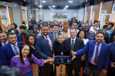 Sessão solene na Câmara celebra os 100 dias do governo Brandão