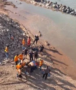 Mulher é resgatada após se afogar próximo à ponte do São Francisco