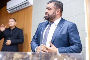 Vereador Paulo Victor realiza Natal Solidário na Cidade Olímpica