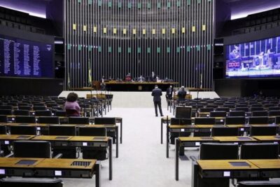 Câmara pauta urgência de projeto que equipara aborto ao homicídio