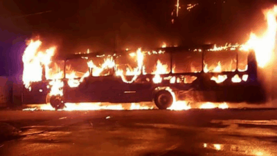 Incêndio destrói 12 ônibus da Empresa Ratrans no Anil