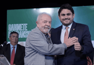 Dino suspende denúncia da PGR contra Juscelino Filho por trechos ilegíveis