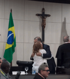 Iracema ‘troca figurinhas’ com Flávio Dino no TJ