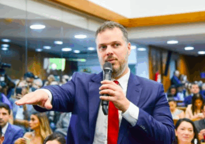 Rodrigo Lago se recupera de cirurgia de hérnia de disco
