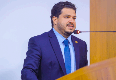 Dr. Joel comemora aprovação de reajuste dos professores de SLZ