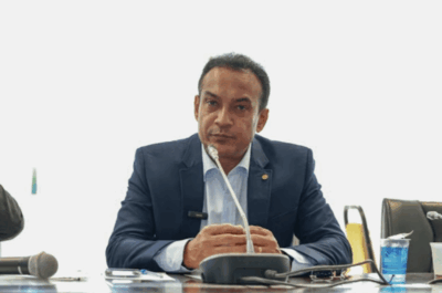 Homem incendeia carros de advogado e deputado na área nobre de São Luís e é preso pela PM