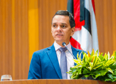 Ricardo Arruda alerta sobre prazo para regularização de obras inacabadas