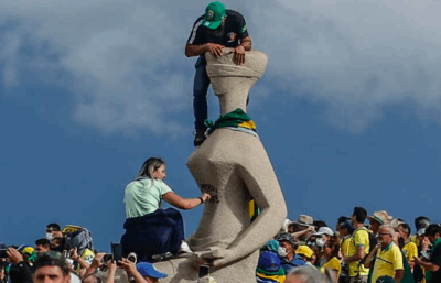 Recuo: Moraes concede prisão domiciliar para Débora Rodrigues