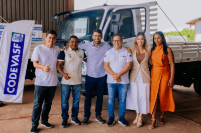 Pedro Lucas entrega caminhões nos municípios de Jatobá e Mata Roma