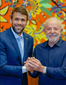 Lula oficializa Pedro Lucas no Ministério das Comunicações