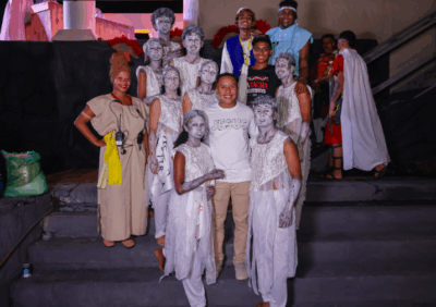 Além de apoiar, Penha prestigia espetáculo da Via Sacra